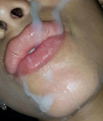 Pušila bi dva kurca u isto vreme – Sofi Kg