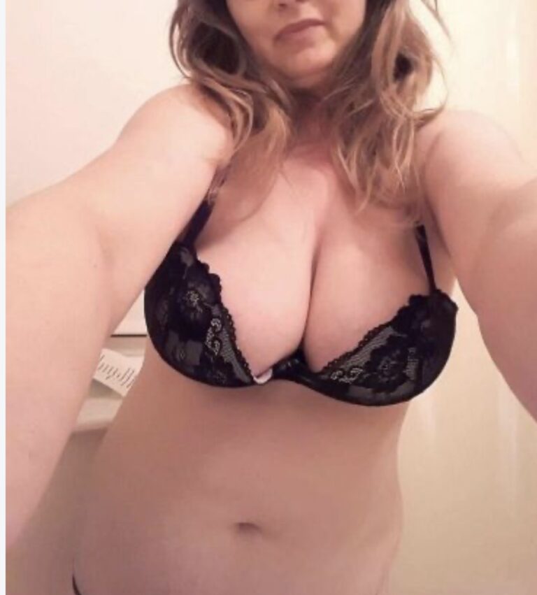 Sex oglasi – Smiljka Mladenovac dama za intimno druzenje